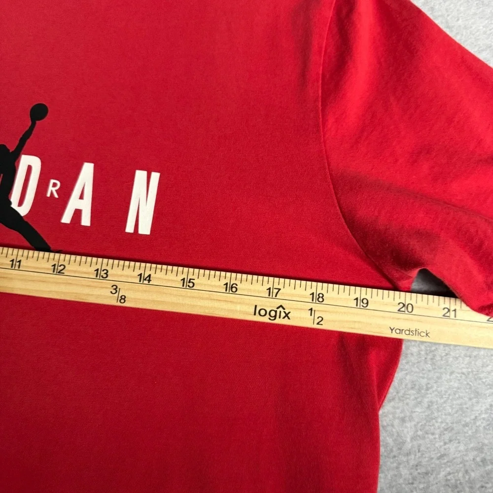 Jordan Men's Red Jumpman Graphic T-Shirt Size Medium Cotton Short Sleeve Athleti